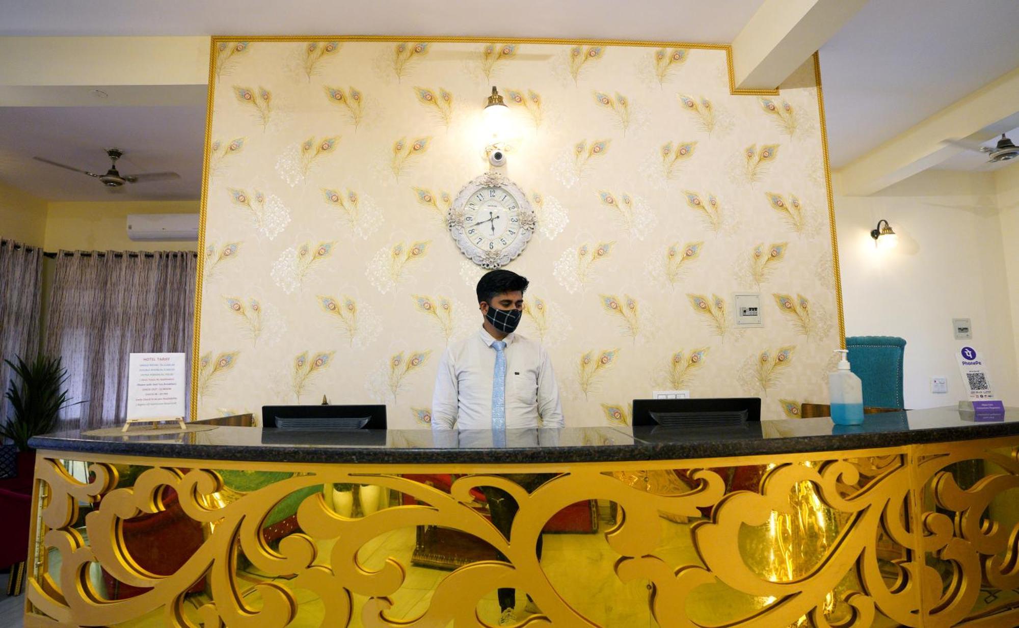 Hotel Neeraj Bhawan Rishīkesh Buitenkant foto