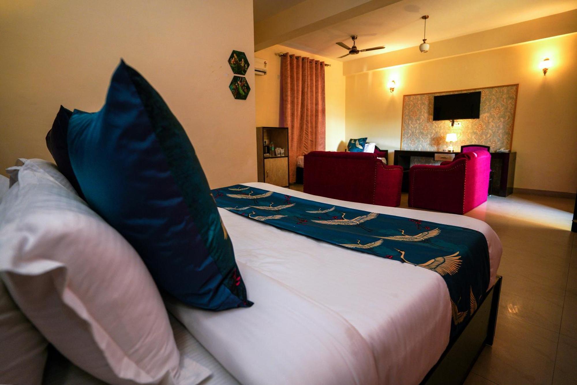 Hotel Neeraj Bhawan Rishīkesh Buitenkant foto