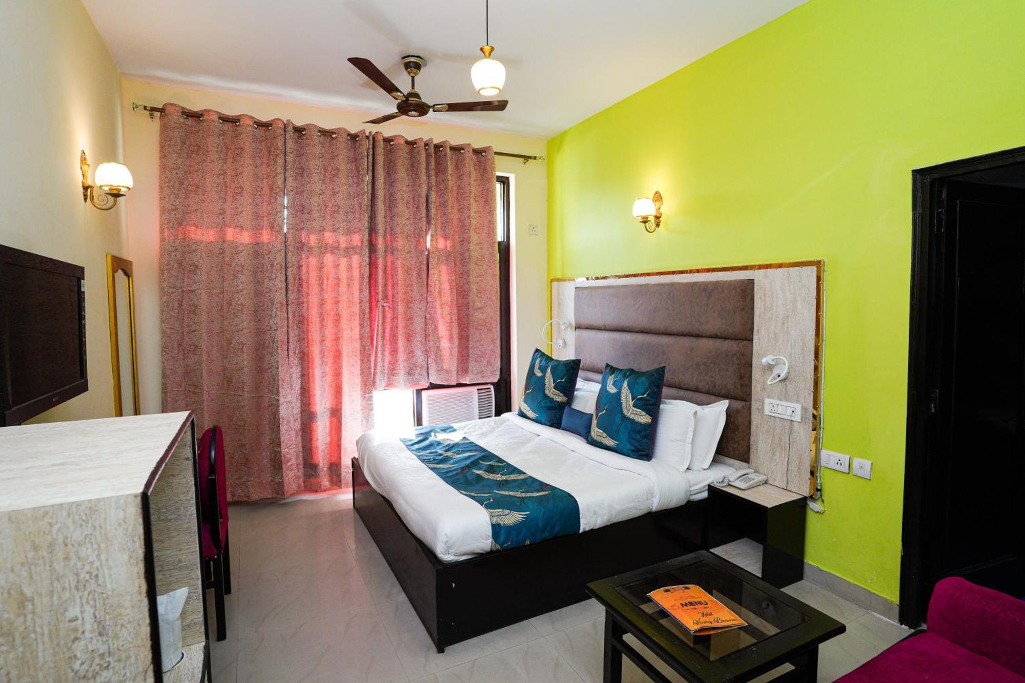 Hotel Neeraj Bhawan Rishīkesh Buitenkant foto
