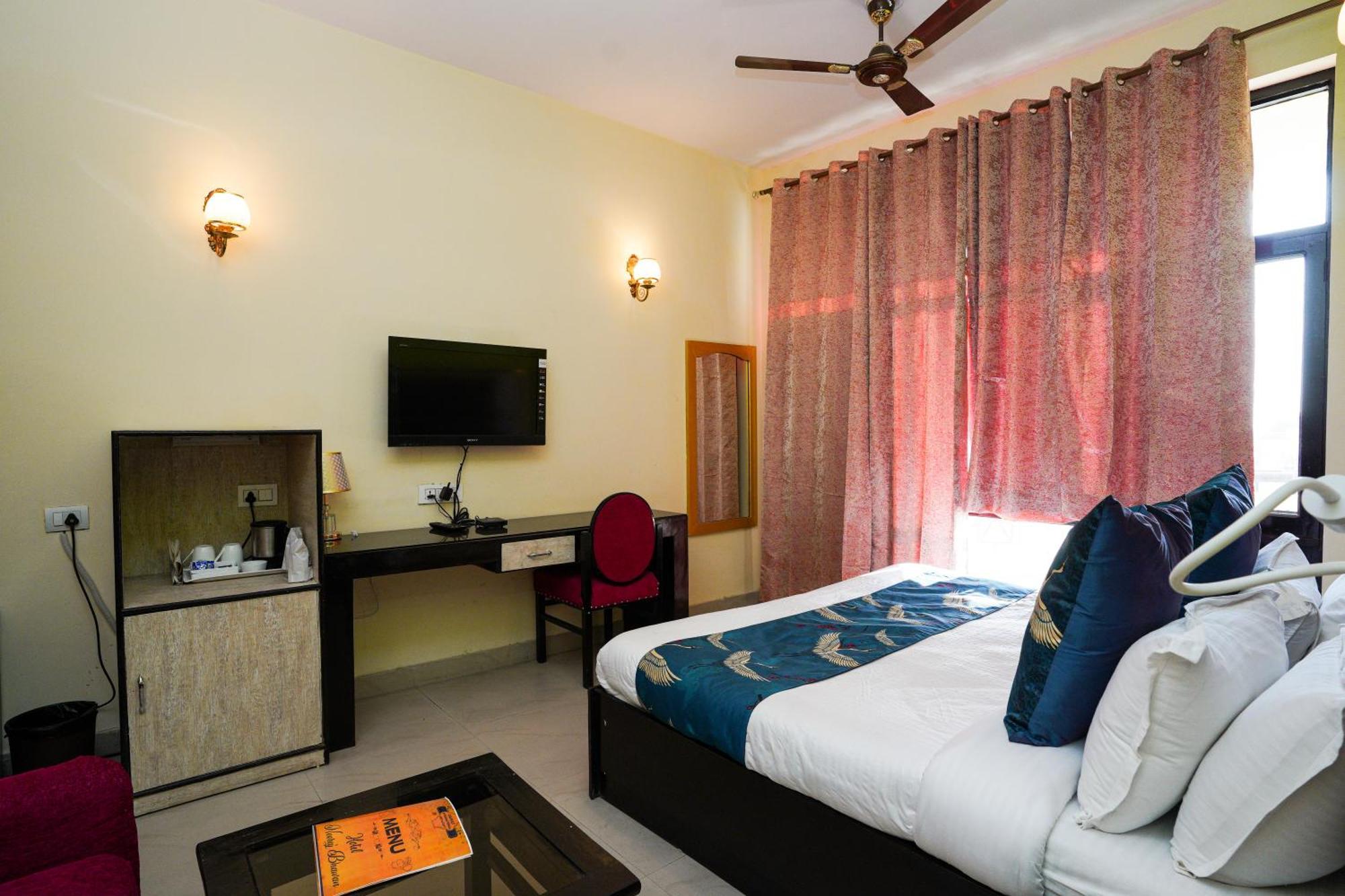 Hotel Neeraj Bhawan Rishīkesh Buitenkant foto