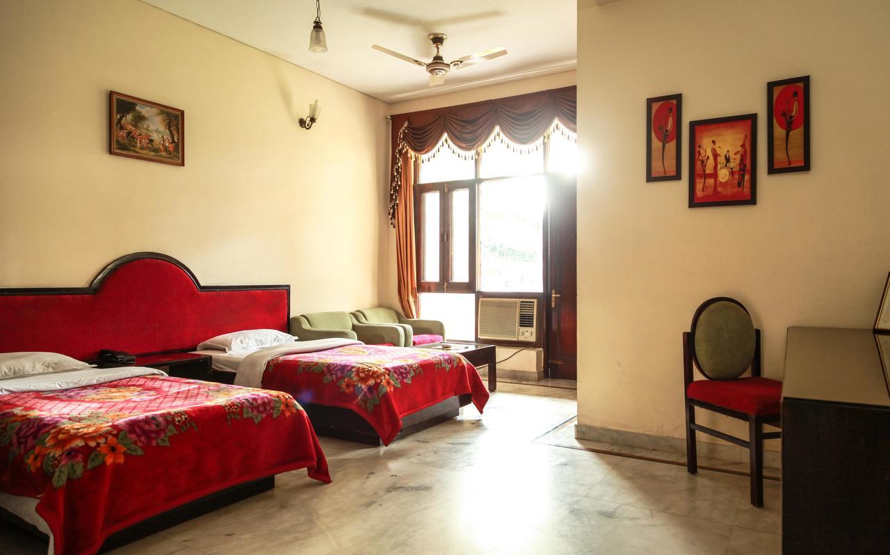 Hotel Neeraj Bhawan Rishīkesh Buitenkant foto